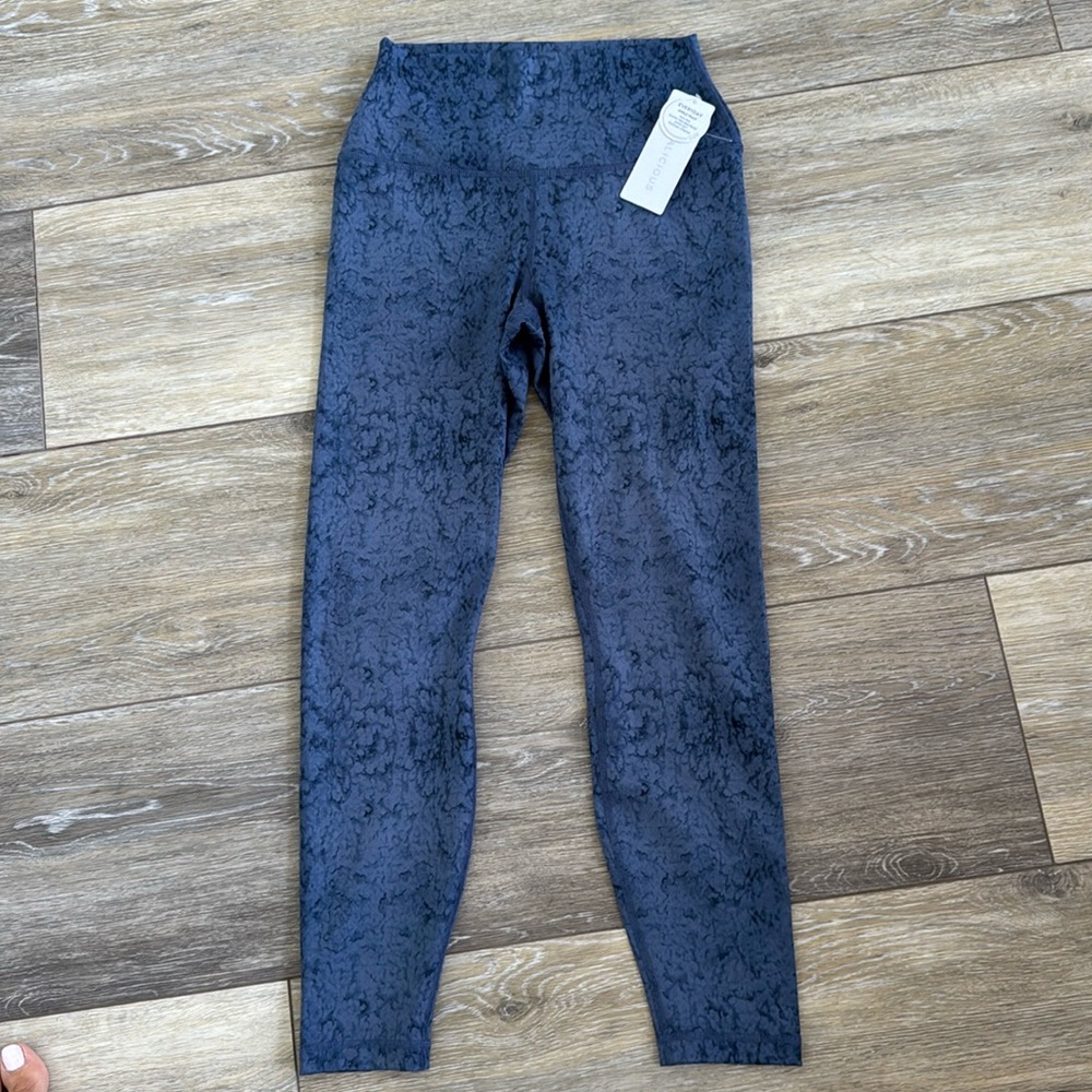 YOGALICIOUS Blue Buttery Soft High-Waisted Squat Proof AnkleTight - Medium Pant